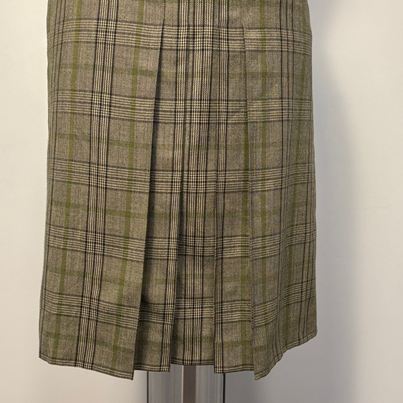 Vintage Burberry Checkered pleated Pencil Skirt in Olive and Beige 8 - Picture 2 of 12